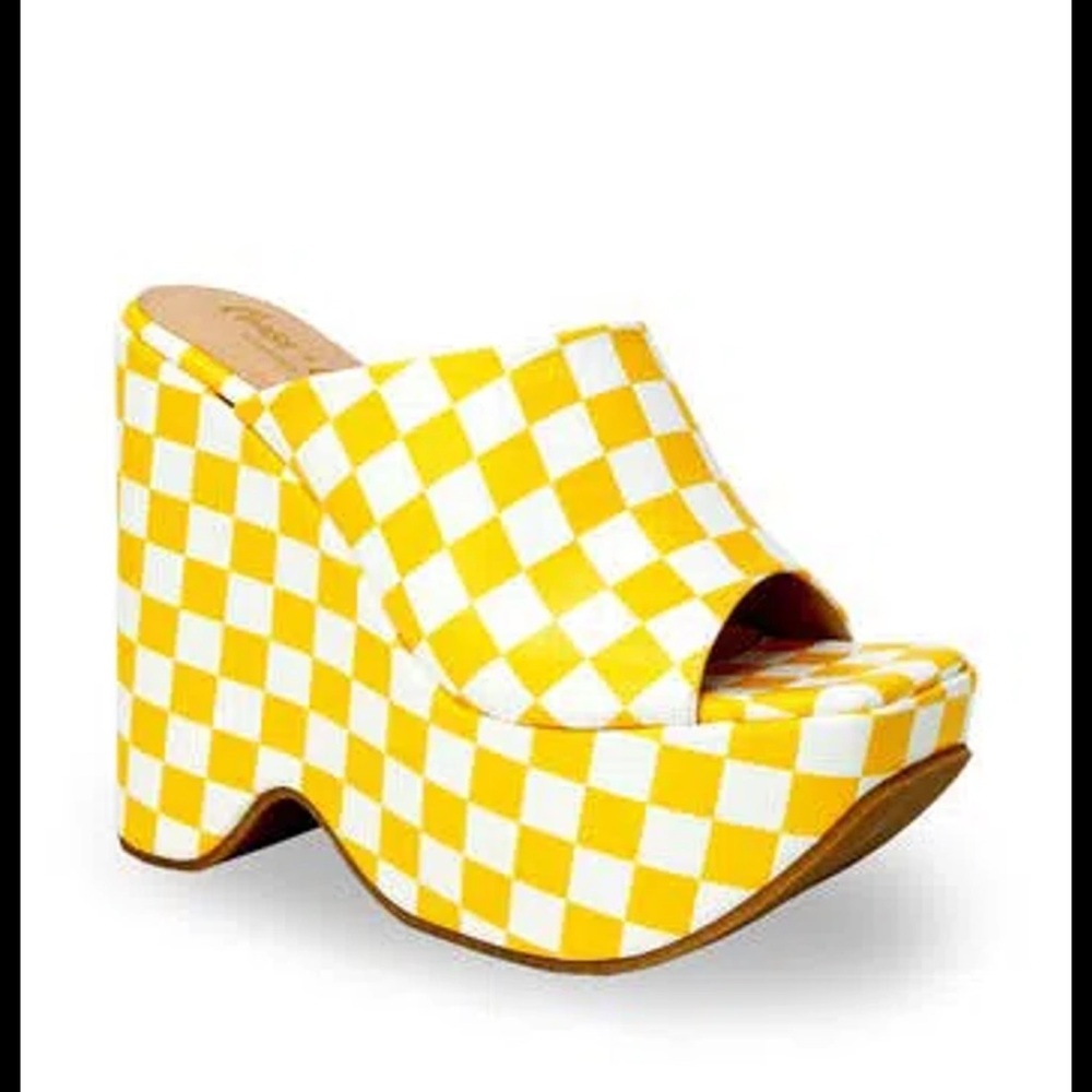 CHASE & CHLOE
Chase And‎ Chloe Astra Platform Wedge Sandal 
Platform Mule